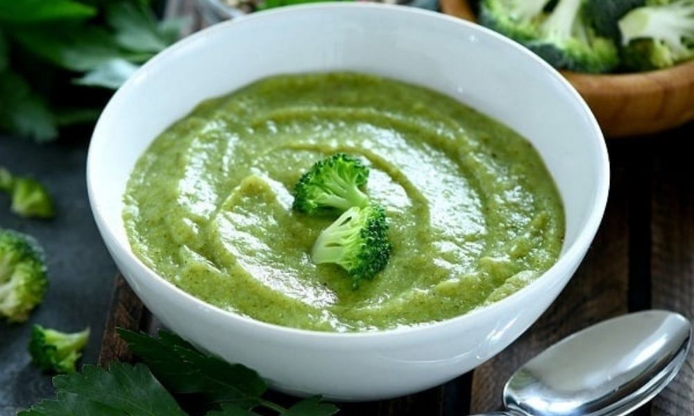 Cháo thịt bò súp lơ - món ngon ăn dặm cho bé 8 tháng