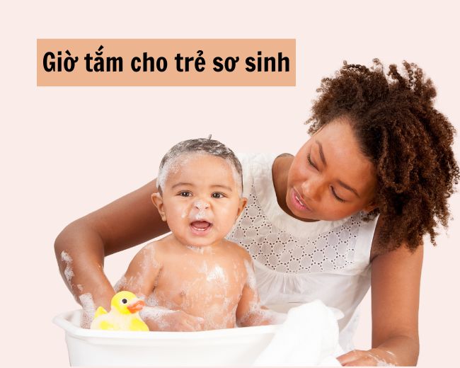 Giờ tắm cho trẻ sơ sinh