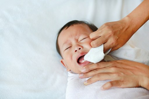 nguyên nhân trẻ bị nhiệt miệng