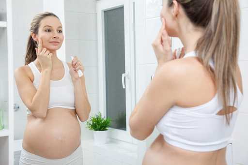 Mẹ bầu chăm sóc da bị mụn