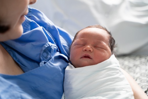 những điều mẹ cần biết về đau lưng sau sinh mổ