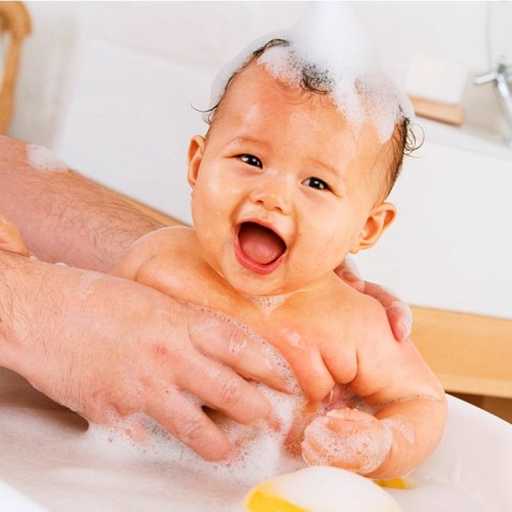 Hướng dẫn cách tắm cho trẻ đang lớn