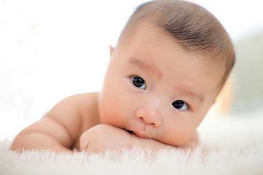 Cách hạ sốt cho trẻ mọc răng