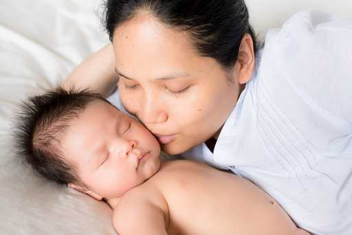 An toàn cho bé khi ngủ cùng ba mẹ