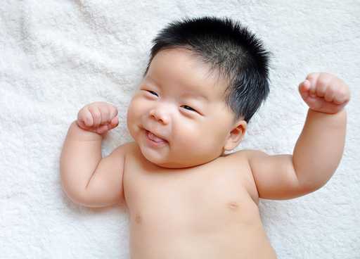 sự phát triển của trẻ 11 tháng tuổi