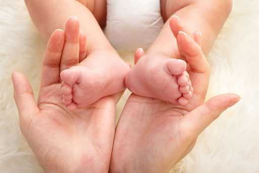 Ai đẻ thường cũng phải rạch tầng sinh môn?