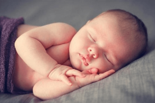 Làm sao khi trẻ khóc đêm