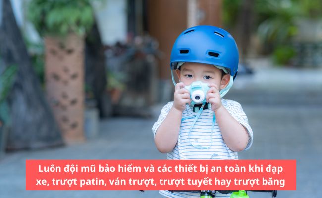 phòng tránh bé bị ngã đập đầu phía sau