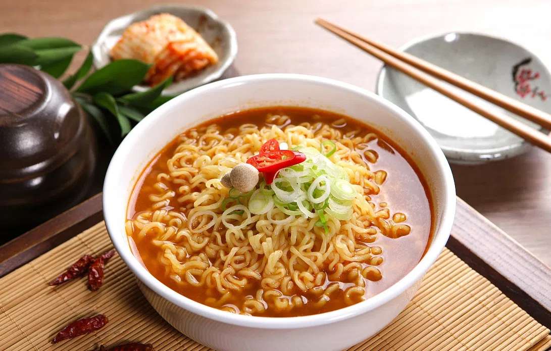 Ăn mì cay quá mức 670 calo có thể dẫn đến việc tăng cân 