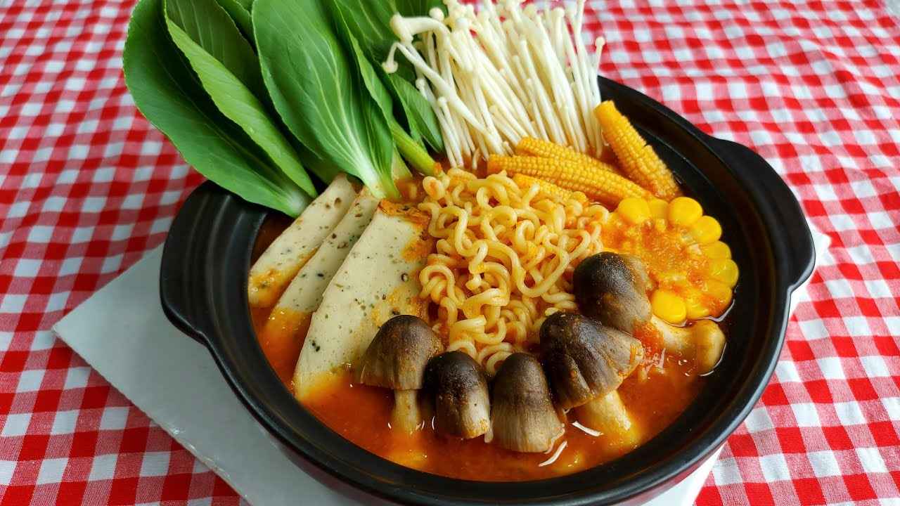 Không nên kết hợp ăn mì cay với các loại đồ uống có nhiều đường