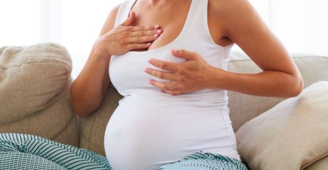 mẹ bầu sắp sinh xuất hiện sữa non